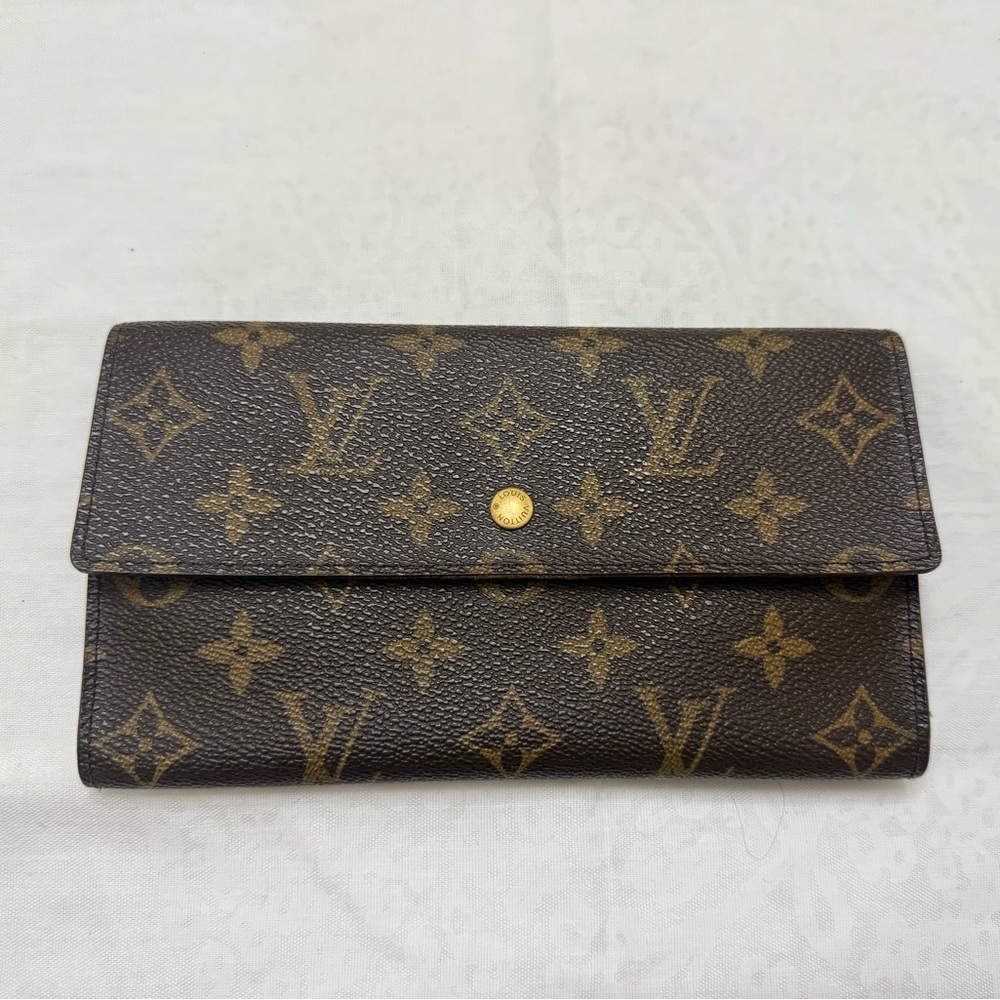 Louis Vuitton LV Porte-Trésor International Long Wallet (Convert to Chain Bag)